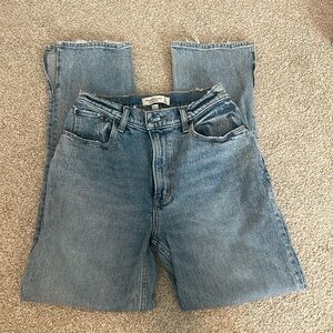 ABERCROMBIE CURVE LOVE 90s STRAIGHT ULTRA HIGH RISE JEANS